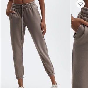 Never worn Fabletics Go-to sweatpants